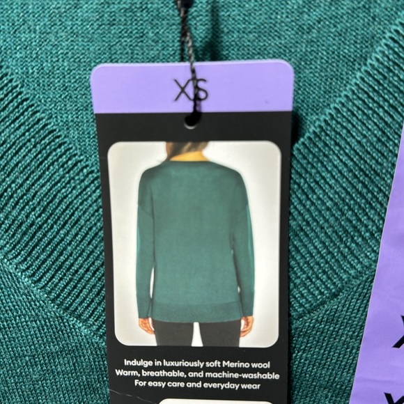 NWT Banana Republic Ladies V-Neck Merino wool Sweater - Picture 4 of 6